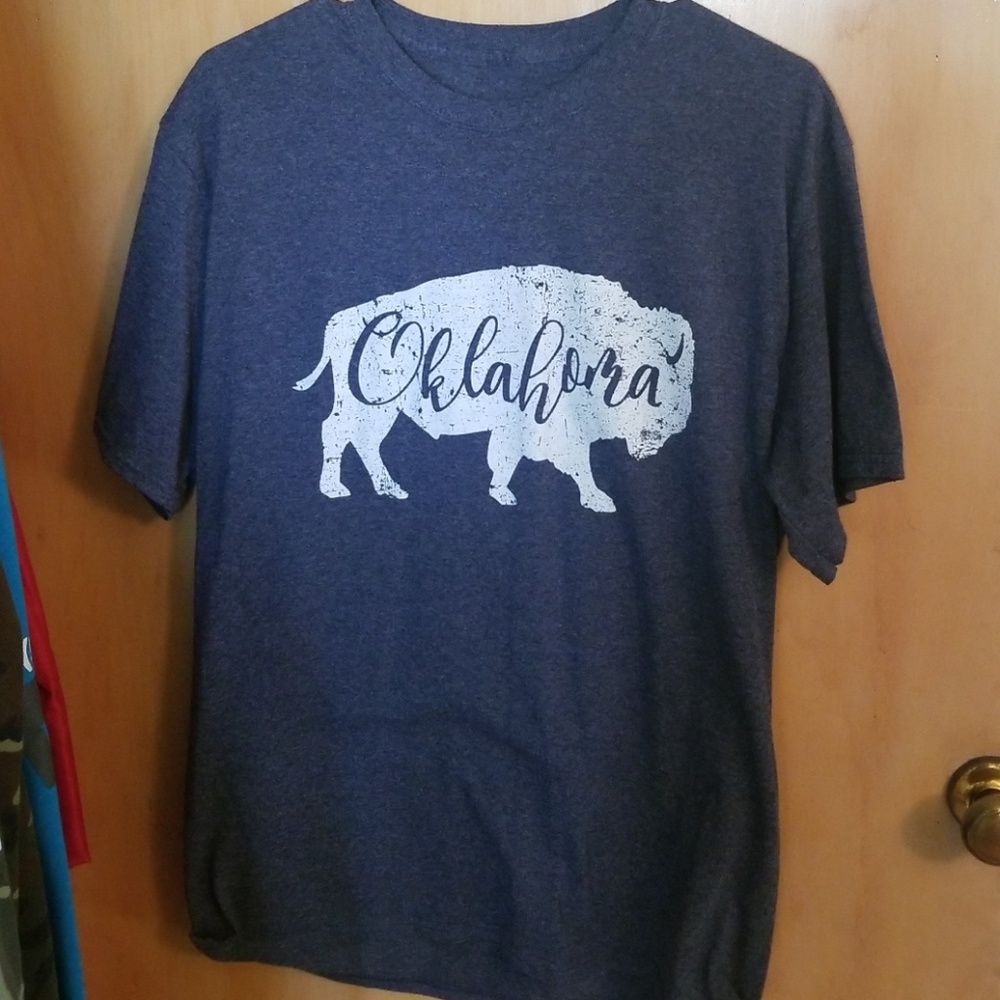 Navy blue "Oklahoma" tshirt.